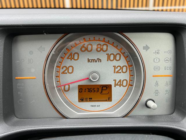 現在の走行距離は、掲載のメーター写真のとおりです。実際の車両に表示されている距離を撮影したもので、正確な走行距離の確認材料としてご覧いただけます。ご不明な点があればお気軽にお問い合わせください。