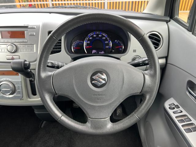 ワゴンＲ ＦＸリミテッド　ＥＴＣ　走行距離３５０００Ｋｍ　純正１４インチアルミホイール　スマートキー　プッシュスタート　オートエアコン　レベライザー５段階　ＣＤ再生　電動格納ドアミラー　ドアバイザー　取扱説明書　スペアキー（17枚目）