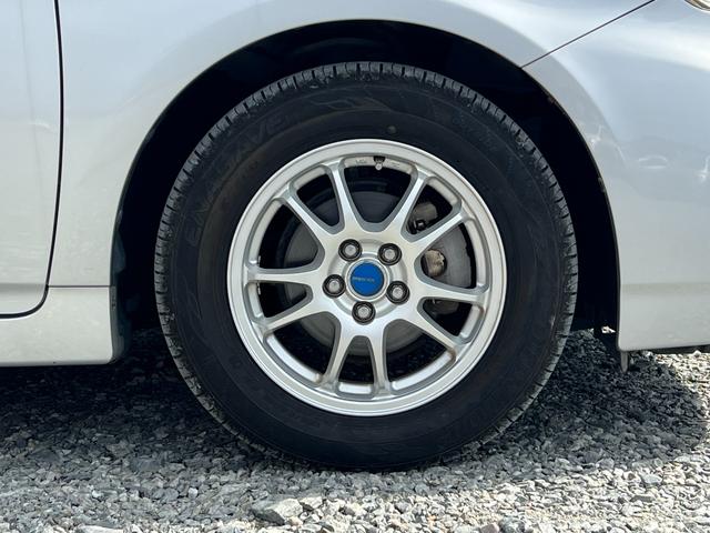 プリウス S ドライブレコーダー Bluetooth ETC バックカメラ 社外15インチアルミホイール ハイブリッド プッシュスタート スマートキー ステアリモコン オートエアコン オートライト(17枚目)