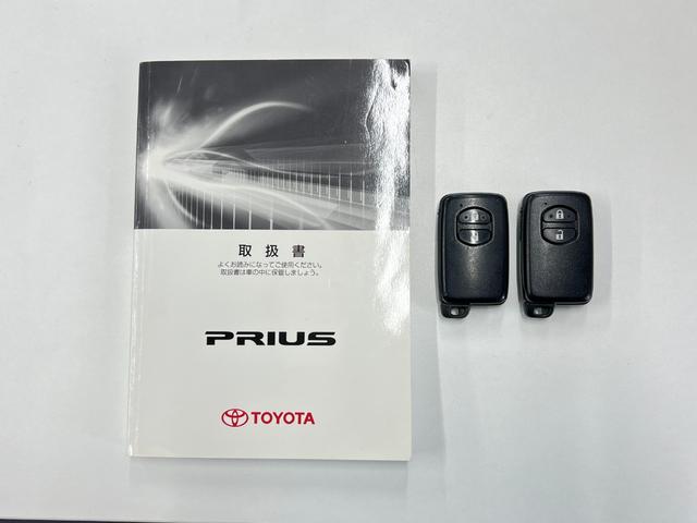 プリウス S ドライブレコーダー Bluetooth ETC バックカメラ 社外15インチアルミホイール ハイブリッド プッシュスタート スマートキー ステアリモコン オートエアコン オートライト(30枚目)