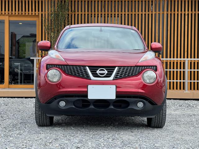 ジューク １５ＲＸ　タイプＶ　ＥＴＣ　バックカメラ　プッシュスタート　スマートキー　オートエアコン　オートライト　レベライザー４段階　取扱説明書　電動格納ドアミラー　スペアタイヤ　スペアキー　フロントフォグ（5枚目）