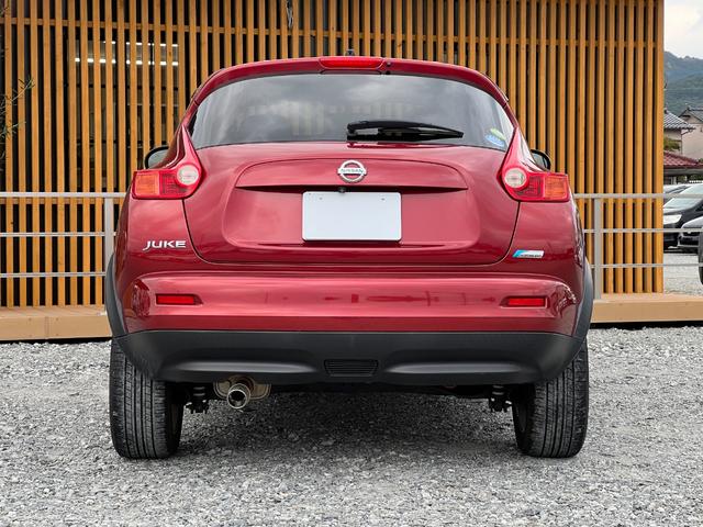 ジューク 15RX タイプV Bluetooth ETC バックカメラ プッシュスタート 純正17インチアルミホイール スマートキー オートエアコン オートライト 純正ナビ レベライザー4段階 取扱説明書 スペアタイヤ(9枚目)