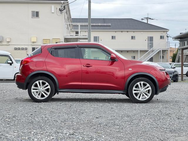 ジューク 15RX タイプV Bluetooth ETC バックカメラ プッシュスタート 純正17インチアルミホイール スマートキー オートエアコン オートライト 純正ナビ レベライザー4段階 取扱説明書 スペアタイヤ(11枚目)