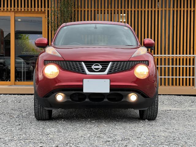 ジューク 15RX タイプV Bluetooth ETC バックカメラ プッシュスタート 純正17インチアルミホイール スマートキー オートエアコン オートライト 純正ナビ レベライザー4段階 取扱説明書 スペアタイヤ(12枚目)