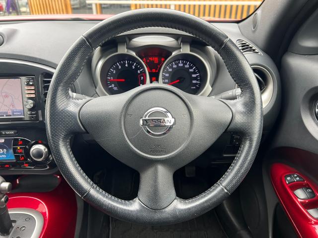 ジューク 15RX タイプV Bluetooth ETC バックカメラ プッシュスタート 純正17インチアルミホイール スマートキー オートエアコン オートライト 純正ナビ レベライザー4段階 取扱説明書 スペアタイヤ(17枚目)