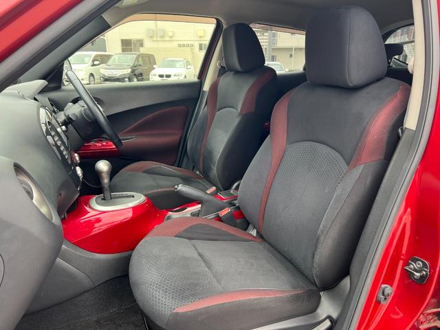 ジューク 15RX タイプV Bluetooth ETC バックカメラ プッシュスタート 純正17インチアルミホイール スマートキー オートエアコン オートライト 純正ナビ レベライザー4段階 取扱説明書 スペアタイヤ(23枚目)