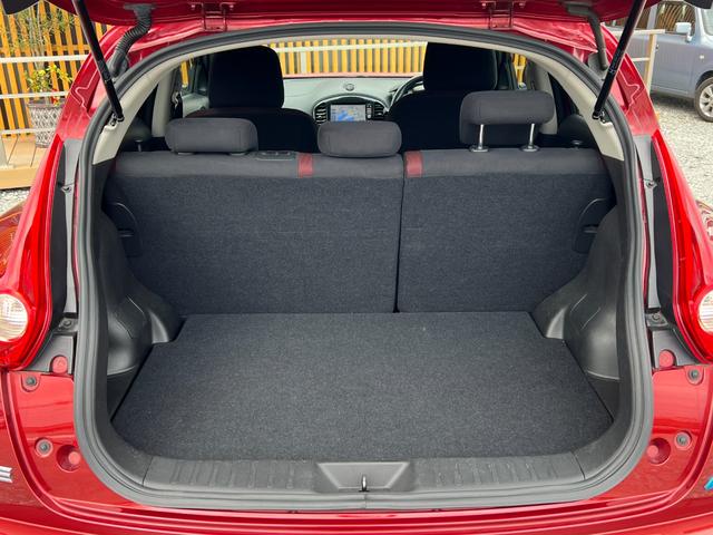 ジューク 15RX タイプV Bluetooth ETC バックカメラ プッシュスタート 純正17インチアルミホイール スマートキー オートエアコン オートライト 純正ナビ レベライザー4段階 取扱説明書 スペアタイヤ(25枚目)