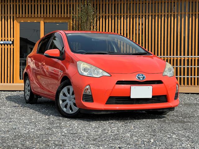 アクア S Bluetooth ETC バックカメラ プッシュスタート スマートキー ステアリモコン オートエアコン オートライト シートヒーター レベライザー6段階 HIDヘッドライト 純正ナビ(2枚目)