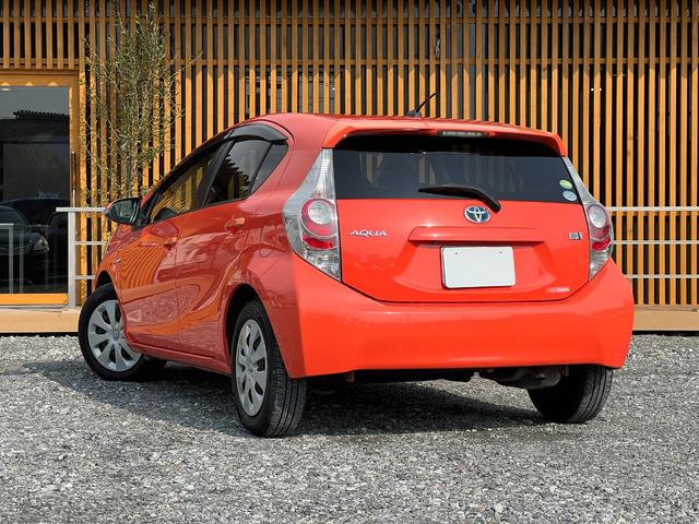 アクア S Bluetooth ETC バックカメラ プッシュスタート スマートキー ステアリモコン オートエアコン オートライト シートヒーター レベライザー6段階 HIDヘッドライト 純正ナビ(8枚目)