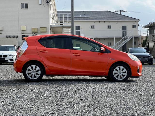 アクア S Bluetooth ETC バックカメラ プッシュスタート スマートキー ステアリモコン オートエアコン オートライト シートヒーター レベライザー6段階 HIDヘッドライト 純正ナビ(11枚目)