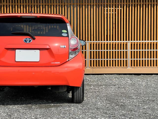 アクア S Bluetooth ETC バックカメラ プッシュスタート スマートキー ステアリモコン オートエアコン オートライト シートヒーター レベライザー6段階 HIDヘッドライト 純正ナビ(15枚目)