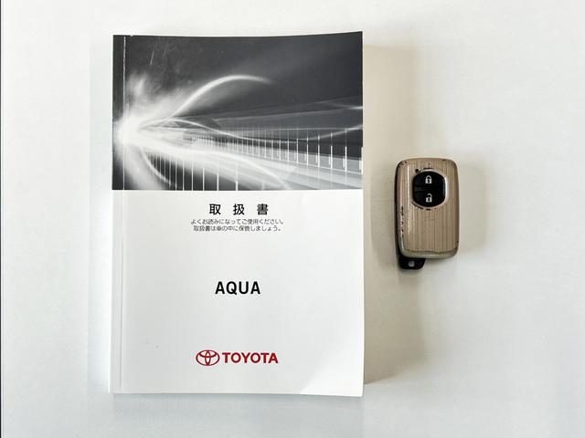 アクア S Bluetooth ETC バックカメラ プッシュスタート スマートキー ステアリモコン オートエアコン オートライト シートヒーター レベライザー6段階 HIDヘッドライト 純正ナビ(28枚目)