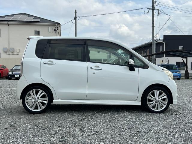 ムーヴ カスタム　ＲＳ　純正１６インチアルミホイール　ＥＴＣ　プッシュスタート　スマートキー　オートライト　オートエアコン　ＨＩＤヘッドライト　フロントフォグ　ウインカーミラー　フロアマット　タイミングチェーン　取扱説明書（11枚目）