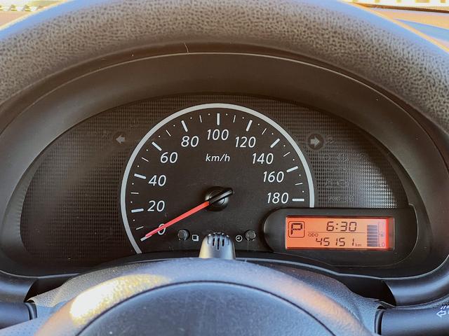 マーチ Ｓ　走行距離４６０００ｋｍ　純正１５インチアルミホイール　キーレス　純正ナビ　フルセグ　ＣＤ再生　取扱説明書一式　　レベライザー４段階　スペアタイヤ　タイミングチェーン（17枚目）