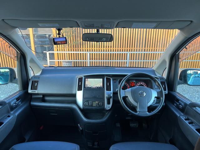 �������ꂽ�C���p�l�f�U�C�������́I�����̍����f�ނƎg���₷�������˔������C���p�l�́A��邽�тɋC�������܂�㎿�ȋ�Ԃ����o�B�����ڂ����łȂ����쐫�ɂ��D��Ă���A�h���C�o�[������҂����K�ɉ߂����܂��B