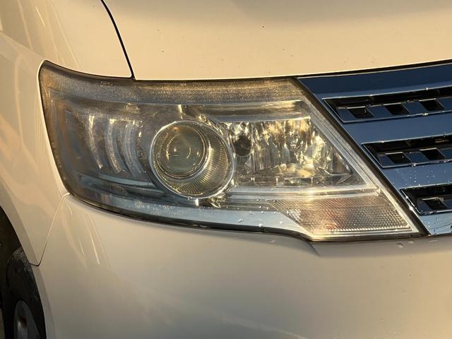 �g�h�c�i�f�B�X�`���[�W�j�w�b�h���C�g�̓L�Z�m���K�X���g�p�������P�x�̃��C�g�ŁA�n���Q�����C�g�ɔ�ׂĖ�Q�{�ȏ�̖��邳���������܂��B�������邢���Ŗ�Ԃ̎��F�������サ�A�ȓd�͂Œ������Ȃ̂������ł��B