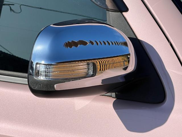 �E�B���J�[�~���[�́A�T�C�h�~���[�ɃE�B���J�[��������������ŁA�Ԑ��ύX��E���܎��Ɏ��͂̎Ԃ���s�҂֐i�s��������蕪����₷���`���邱�Ƃ��ł��܂��B���F�������܂�A���S���̌���ɖ𗧂֗��ȋ@�\�ł��B