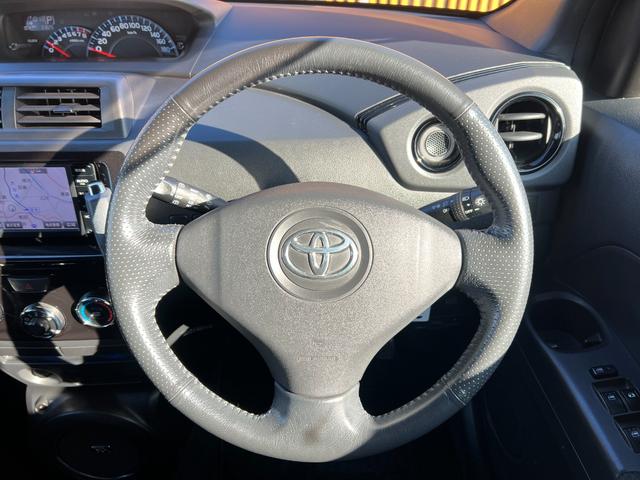 �^�]�Ȏ���͑��쐫�ɗD�ꂽ���C�A�E�g�ƂȂ��Ă���A�O���̂��Ȃ��f�U�C���ŉ^�]���I�т܂���B���߂Ă̂��Ԃ����I�т̕���A�^�]�ɂȂ�Ă��Ȃ����ɂ��������߂ł��B���Ђ��������������B