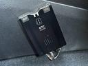 　クルーズコントロール　ＥＴＣ　電動シート　パドルシフト　バックカメラ　純正１７インチアルミホイール　プッシュスタート　スマートキー　オートライト　オートエアコン　ルームライトＬＥＤ　ＨＩＤヘッドライト（23枚目）