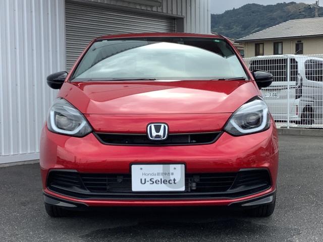 フィット ｅ：ＨＥＶホームブラックスタイル　当社デモカー（4枚目）