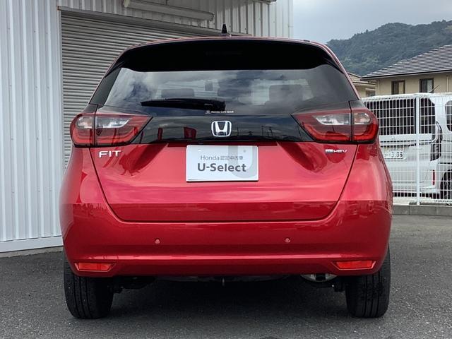 フィット ｅ：ＨＥＶホームブラックスタイル　当社デモカー（6枚目）