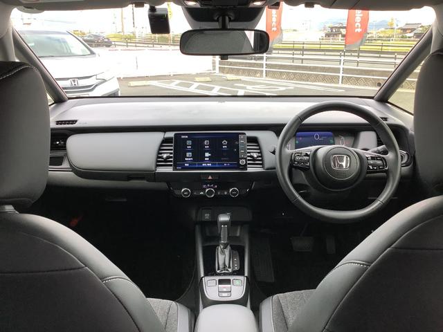 フィット ｅ：ＨＥＶホームブラックスタイル　当社デモカー（8枚目）