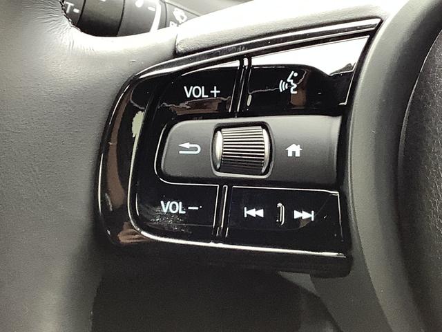 フィット ｅ：ＨＥＶホームブラックスタイル　当社デモカー（10枚目）