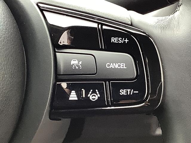 フィット ｅ：ＨＥＶホームブラックスタイル　当社デモカー（11枚目）