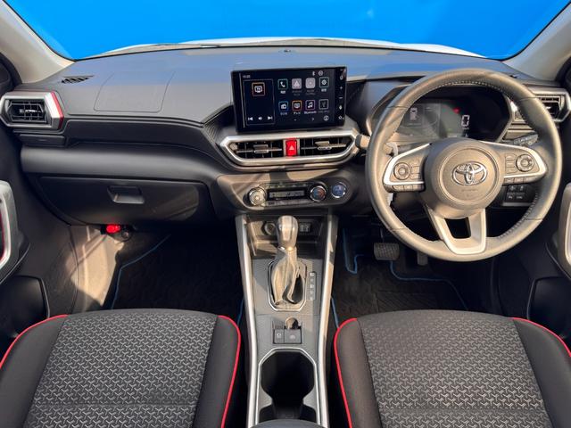 ライズ Ｚ　純正９インチディスプレイオーディオ・フルセグ・Ｂｌｕｅｔｏｏｔｈ・全方位モニター・シートヒーター・クルーズコントロール・ドライブレコーダー・ブラインドスポットモニター・スマートアシスト・禁煙車（11枚目）