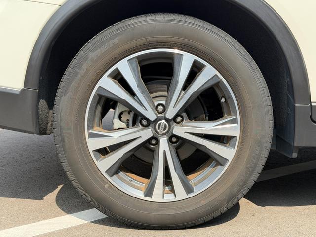 エクストレイル ２０Ｘｉ　純正ナビ・フルセグ・Ｂｌｕｅｔｏｏｔｈ・ＤＶＤ再生・アラウンドビューモニター・エマージェンシーブレーキ・ドライブレコーダー・ＥＴＣ・全席シートヒーター・パワーバックドア・プロパイロット・インテリミラー（29枚目）