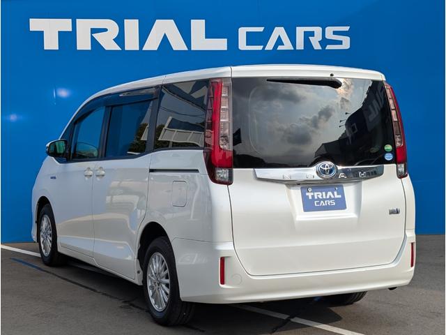 ノア ハイブリッドG 純正7インチナビ・フルセグ・Bluetooth・DVD再生・バックモニター・シートヒーター・両側電動スライドドア・置くだけ充電・クルーズコントロール・ETC・ドライブレコーダー(11枚目)