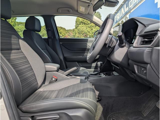 ＷＲ－Ｖ Ｚ　純正９インチナビ・フルセグ・Ｂｌｕｅｔｏｏｔｈ・バックモニター・ホンダセンシング・クルーズコントロール・ＥＴＣ・ＬＥＤヘッドライト・純正アルミ・ハーフレザーシート（13枚目）