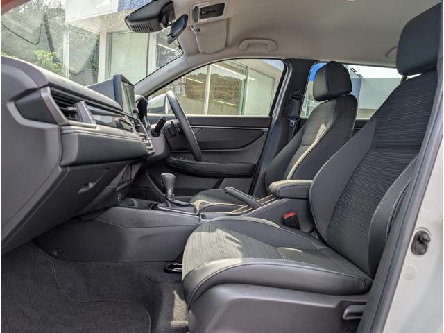 ＷＲ－Ｖ Ｚ　純正９インチナビ・フルセグ・Ｂｌｕｅｔｏｏｔｈ・バックモニター・ホンダセンシング・クルーズコントロール・ＥＴＣ・ＬＥＤヘッドライト・純正アルミ・ハーフレザーシート（14枚目）