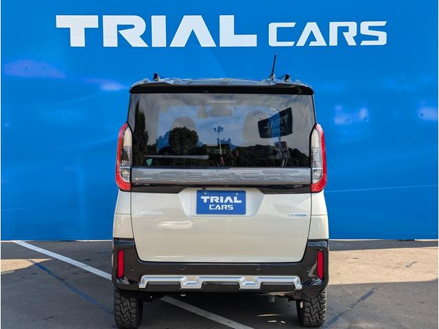 デリカミニ T プレミアム 社外9インチナビ・フルセグ・Bluetooth・アラウンドビューモニター・三菱e-Assist・シートヒーター・デジタルインナーミラー・ドラレコ前後・ハンズフリー両側電動スライドドア・ETC(10枚目)