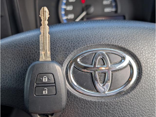 プロボックス ハイブリッドＦ　純正ナビ・フルセグ・Ｂｌｕｅｔｏｏｔｈ・ＤＶＤ再生・バックモニター・トヨタセーフティー・１００Ｖコンセント・ドライブレコーダー・ＥＴＣ・ＵＳＢソケット・キーレス・禁煙車（25枚目）