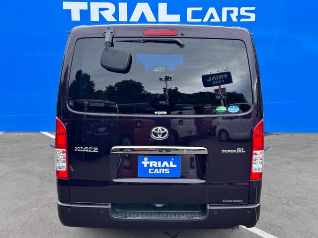 ハイエースバン スーパーＧＬ　ダークプライムＩＩ　社外９インチナビ・フルセグ・Ｂｌｕｅｔｏｏｔｈ・ＤＶＤ再生・バックモニター・両側電動スライドドア・トヨタセーフティー・ハーフレザーシート・ドライブレコーダー・ＥＴＣ２．０・ベッドキット・禁煙車（10枚目）