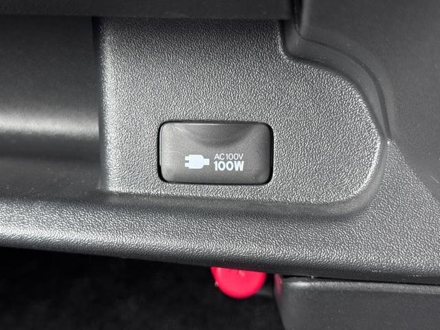 ハイエースバン スーパーＧＬ　ダークプライムＩＩ　社外９インチナビ・フルセグ・Ｂｌｕｅｔｏｏｔｈ・ＤＶＤ再生・バックモニター・両側電動スライドドア・トヨタセーフティー・ハーフレザーシート・ドライブレコーダー・ＥＴＣ２．０・ベッドキット・禁煙車（20枚目）