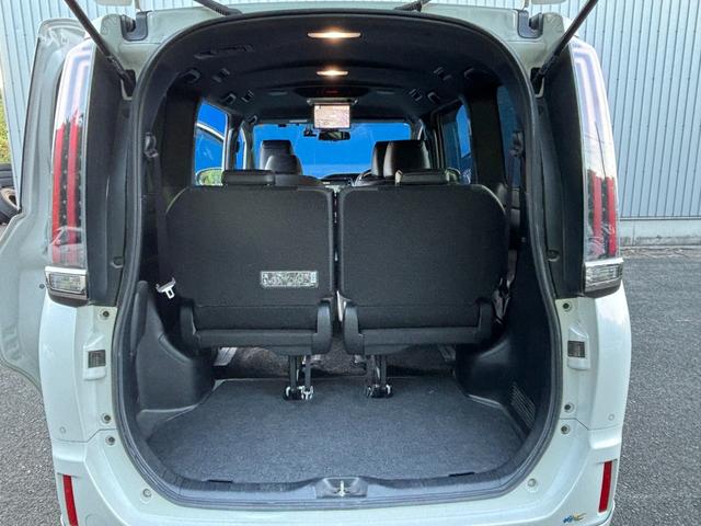 エスクァイア Ｇｉ　プレミアムパッケージ　ブラックテーラード　盗難防止システム　スマキー　エアロ　ＬＥＤライト　キーフリー　オートクルーズコントロール　ドライブレコーダー　禁煙　シートヒーター　ナビＴＶ　ＥＴＣ（16枚目）