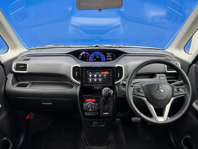 視界がよく運転しやすいです★ブラック基調のスポーティーでかっこいい内装です★