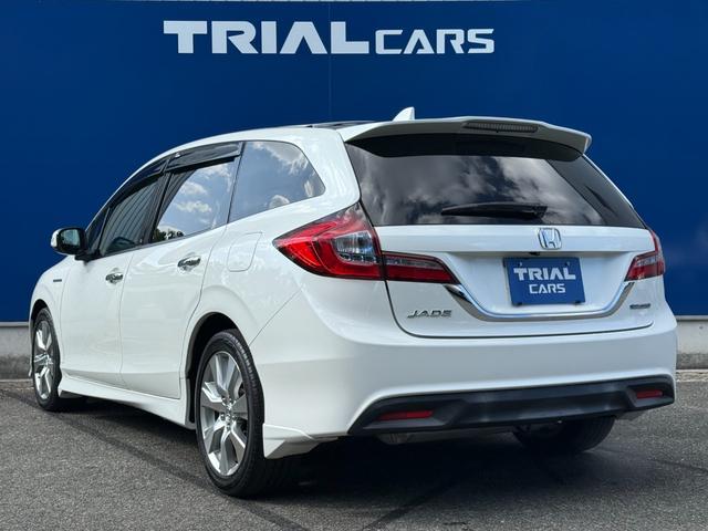 外観をダイナミックに見せるＣ字型のＬＥＤテールライトも特徴の一つです