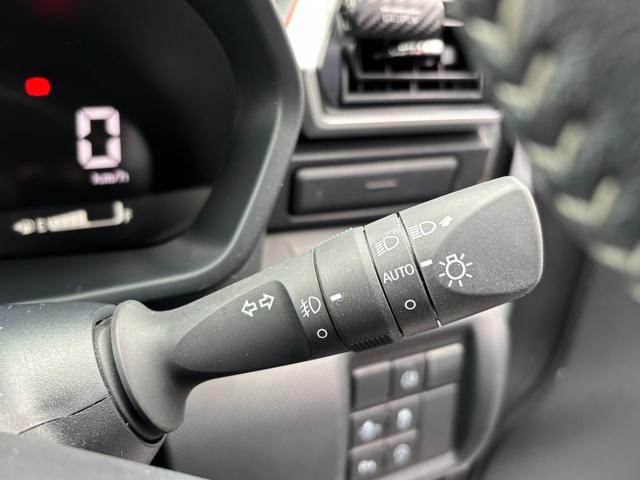 �y�I�[�g���C�g�z�ԊO�̈Â����@�m���āA�����I�Ƀw�b�h���C�g��_�����Ă���܂���g���l���𑖍s����ۂɂ��A�����I�ɓ_�����Ă���ĕ֗��ȑ����̂P�ł���