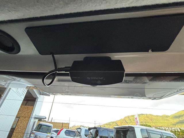 アクア Ｓスタイルブラック　禁煙車　後期型　セーフティセンス　純正ＳＤナビ　フルセグ　バックモニター　前後ドラレコ　ＬＥＤヘッドライト　フォグランプ　レーンディパーチャーアラート　プリクラッシュセーフティ　ＥＴＣ　アームレスト（8枚目）