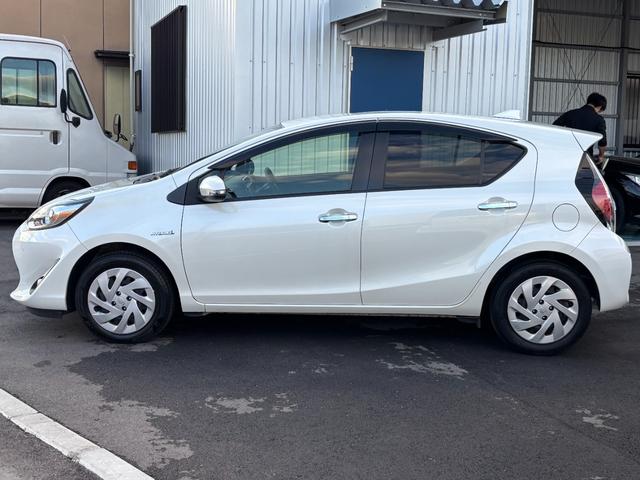 アクア Ｓスタイルブラック　禁煙車　後期型　セーフティセンス　純正ＳＤナビ　フルセグ　バックモニター　前後ドラレコ　ＬＥＤヘッドライト　フォグランプ　レーンディパーチャーアラート　プリクラッシュセーフティ　ＥＴＣ　アームレスト（28枚目）