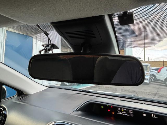 アクア Ｓスタイルブラック　禁煙車　後期型　セーフティセンス　純正ＳＤナビ　フルセグ　バックモニター　前後ドラレコ　ＬＥＤヘッドライト　フォグランプ　レーンディパーチャーアラート　プリクラッシュセーフティ　ＥＴＣ　アームレスト（52枚目）