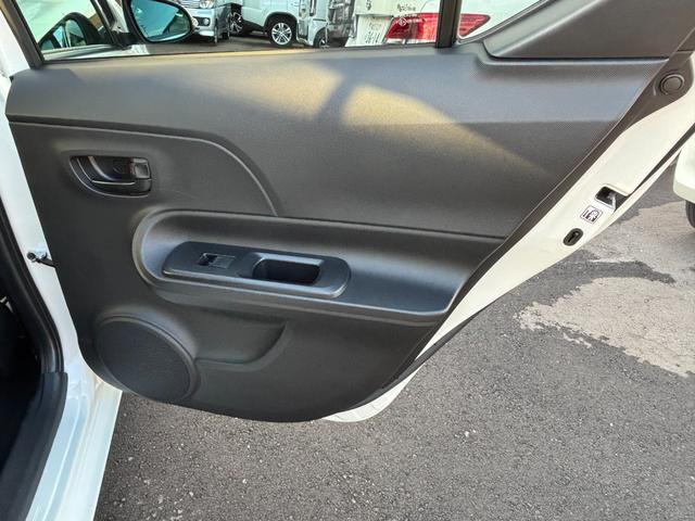 アクア Ｓスタイルブラック　禁煙車　後期型　セーフティセンス　純正ＳＤナビ　フルセグ　バックモニター　前後ドラレコ　ＬＥＤヘッドライト　フォグランプ　レーンディパーチャーアラート　プリクラッシュセーフティ　ＥＴＣ　アームレスト（60枚目）