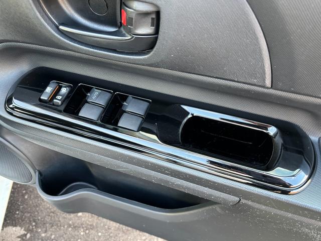 アクア Ｓスタイルブラック　禁煙車　後期型　セーフティセンス　純正ＳＤナビ　フルセグ　バックモニター　前後ドラレコ　ＬＥＤヘッドライト　フォグランプ　レーンディパーチャーアラート　プリクラッシュセーフティ　ＥＴＣ　アームレスト（62枚目）