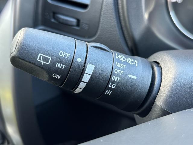 エクストレイル ２０Ｘ　後期型　禁煙車　純正ＳＤナビ　フルセグＴＶ　バックカメラ　Ｂｌｕｅｔｏｏｔｈオーディオ　ＨＩＤヘッドライト　ＬＥＤフォグ　全席シートヒーター　純正１７ＡＷ　前後ドライブレコーダー　ビルトインＥＴＣ（49枚目）