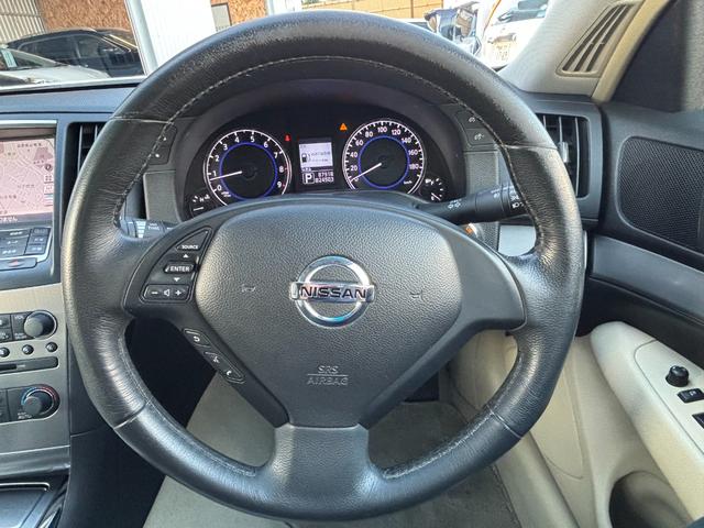 スカイライン 250GT 禁煙車 ハーフレザーシート 純正HDDナビ フルセグTV Bluetoothオーディオ 前席パワーシート バックカメラ サイドカメラ HIDヘッドライト LEDフォグ 純正17AW ビルトインETC(3枚目)