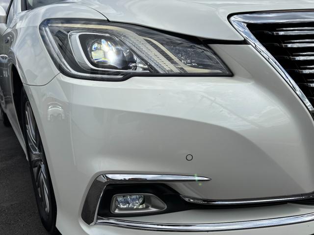 クラウンハイブリッド ロイヤルサルーン　禁煙車　本革シート　前席ヒーター＆エアシート　ウッドコンビハンドル　レーダークルーズ　レーンアシスト　プリクラッシュ　純正ＳＤナビ　バックモニター　前後ドライブレコーダー　ＥＴＣ２．０　純正１７ＡＷ（19枚目）