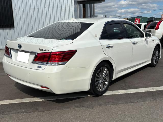 クラウンハイブリッド ロイヤルサルーン　禁煙車　本革シート　前席ヒーター＆エアシート　ウッドコンビハンドル　レーダークルーズ　レーンアシスト　プリクラッシュ　純正ＳＤナビ　バックモニター　前後ドライブレコーダー　ＥＴＣ２．０　純正１７ＡＷ（23枚目）